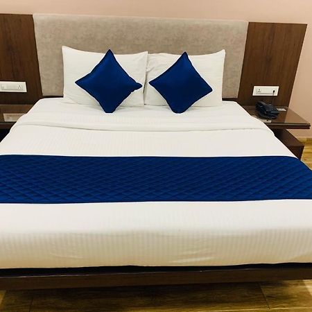 Hotel Ak Suites Patiāla エクステリア 写真