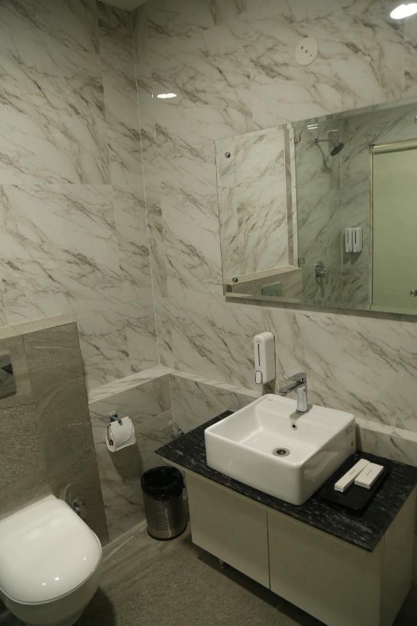 Hotel Ak Suites Patiāla エクステリア 写真